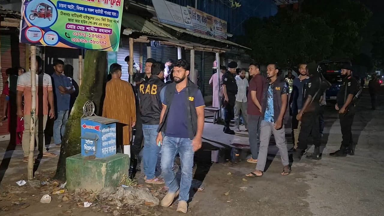 বগুড়ায় আমবাগান বিরোধে যুবককে ছুরিকাঘাত করা হয়েছে