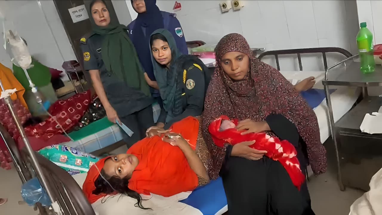 যশোর কেন্দ্রীয় কারাগারের হাজতি অ্যাম্বুলেন্সেই সন্তান প্রসব করলেন