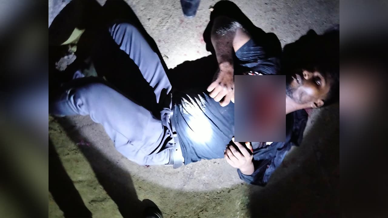 নারায়ণগঞ্জে যুবক শুভ দাসের গুলিবিদ্ধ লাশ উদ্ধার করেছে পুলিশ