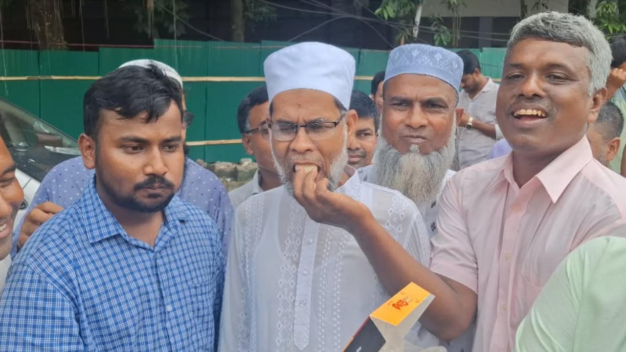 বগুড়ায় আলু সংরক্ষণ ভাড়া ছয় টাকা নির্ধারণে কৃষকদের আনন্দ উৎসব