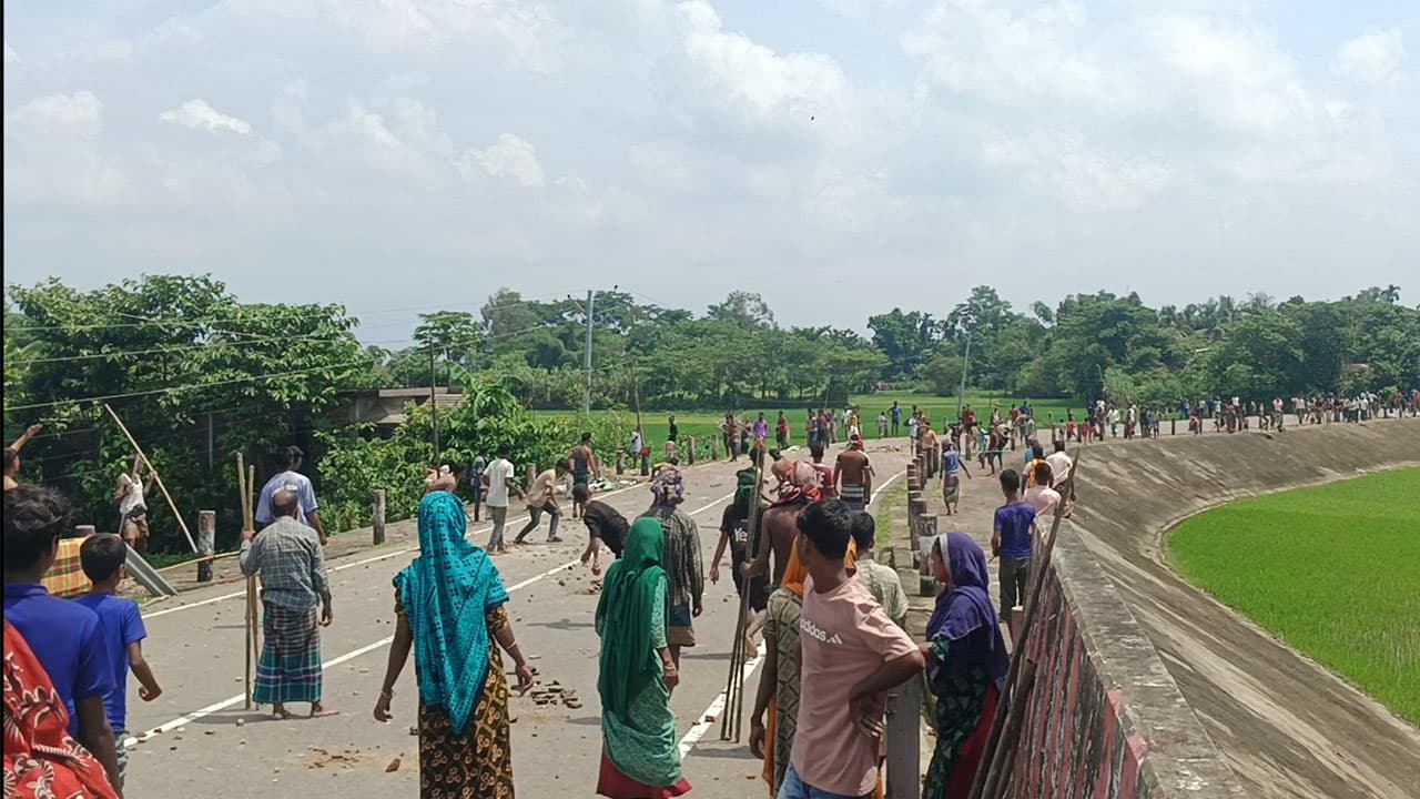 সুনামগঞ্জে মোবাইল চুরির অভিযোগে সংঘর্ষে ২০ জন আহত