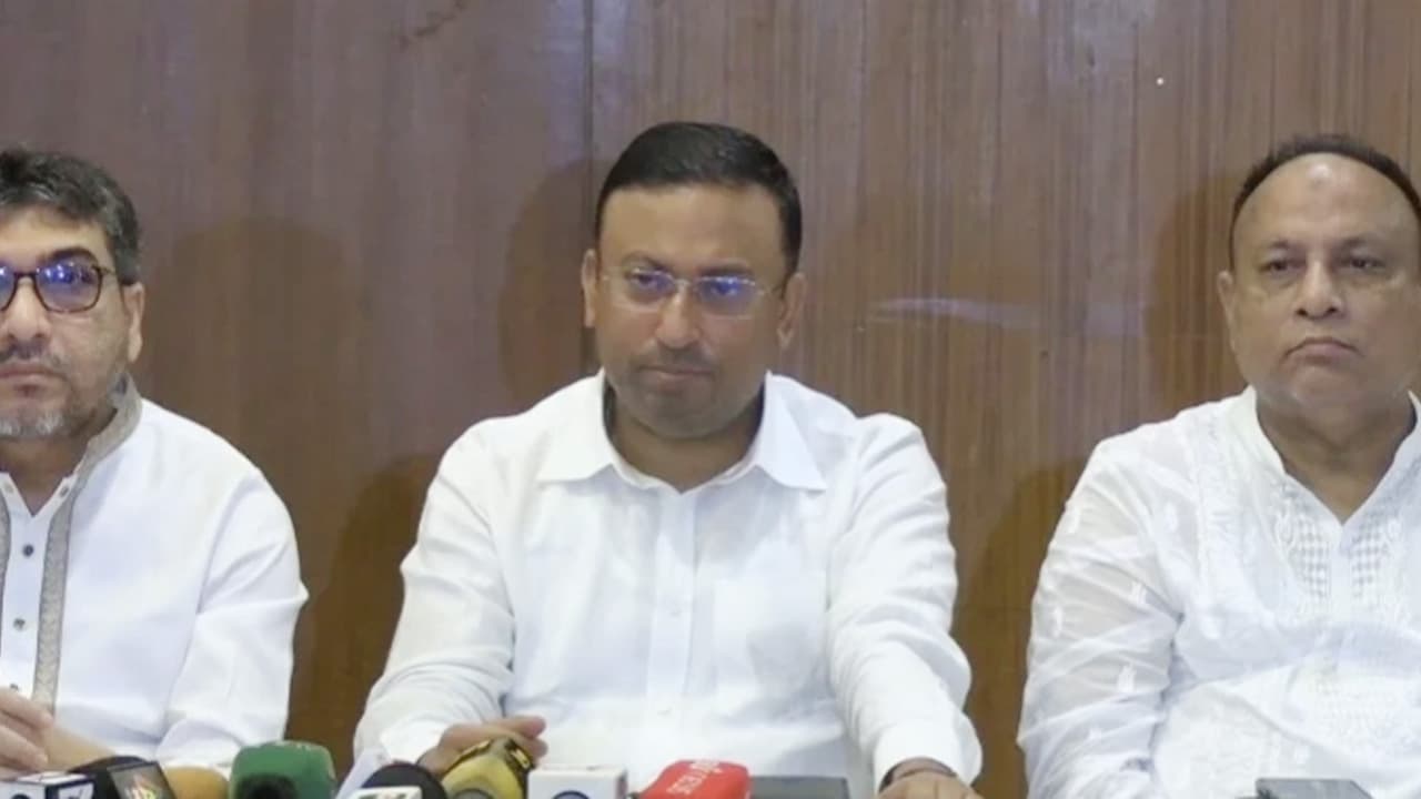 জাতিসংঘ অধিবেশনের আগে ভারত সফর হবে না জানালেন হুমায়ুন কবির