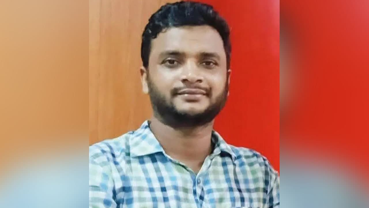চট্টগ্রামে কিশোর গ্যাংয়ের হামলায় সহকারী শিক্ষক গুরুতর আহত