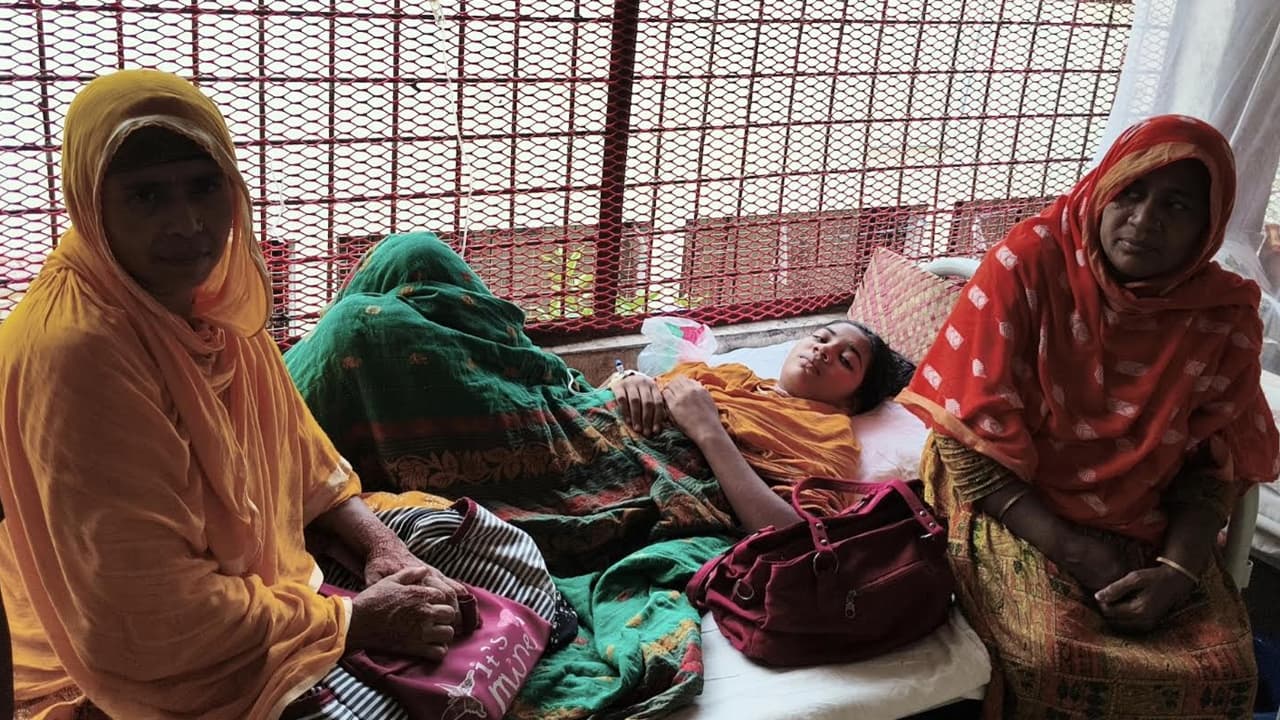 পিরোজপুরে ডেঙ্গুতে আক্রান্ত শিক্ষার্থীরা পরীক্ষা নিয়ে উদ্বিগ্ন