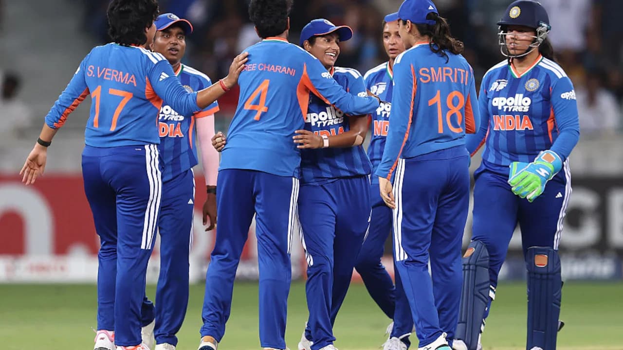 নারী এশিয়া কাপে পাকিস্তানকে ৫৫ রানে অলআউট করে ভারতের জয়