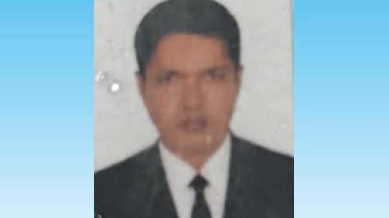 রিকশাচালককে মারধরের প্রতিবাদে দুর্বৃত্তরা এসআই আলতাফকে পিটিয়ে হত্যা করেছে