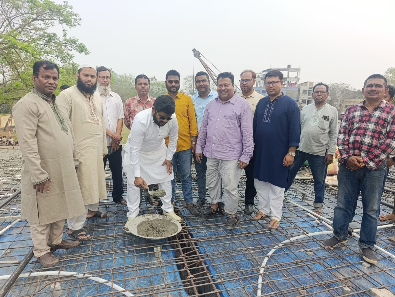 জয়পুরহাটে শহীদ জিয়া কলেজে একাডেমিক ভবনের ছাদ ঢালাই উদ্বোধন করলেন আদনান
