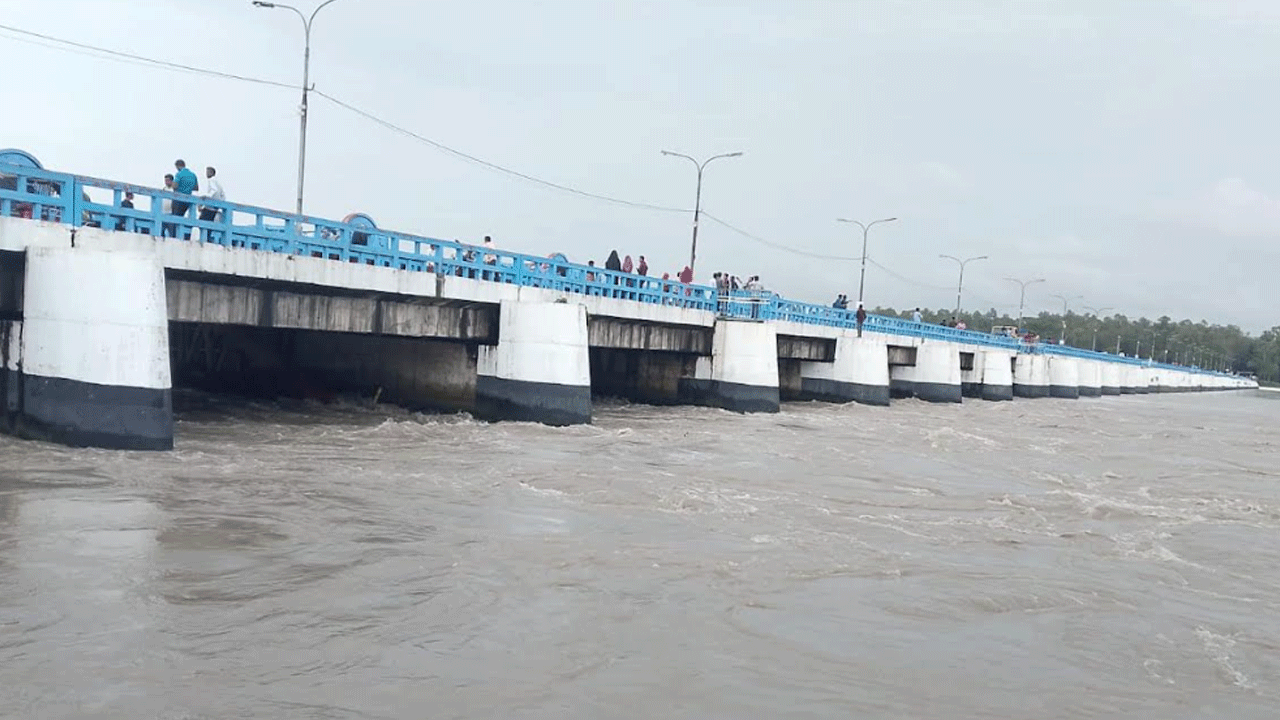 তিস্তায় পানি বৃদ্ধি, খুলে দেওয়া হয়েছে ৪৪ জলকপাট