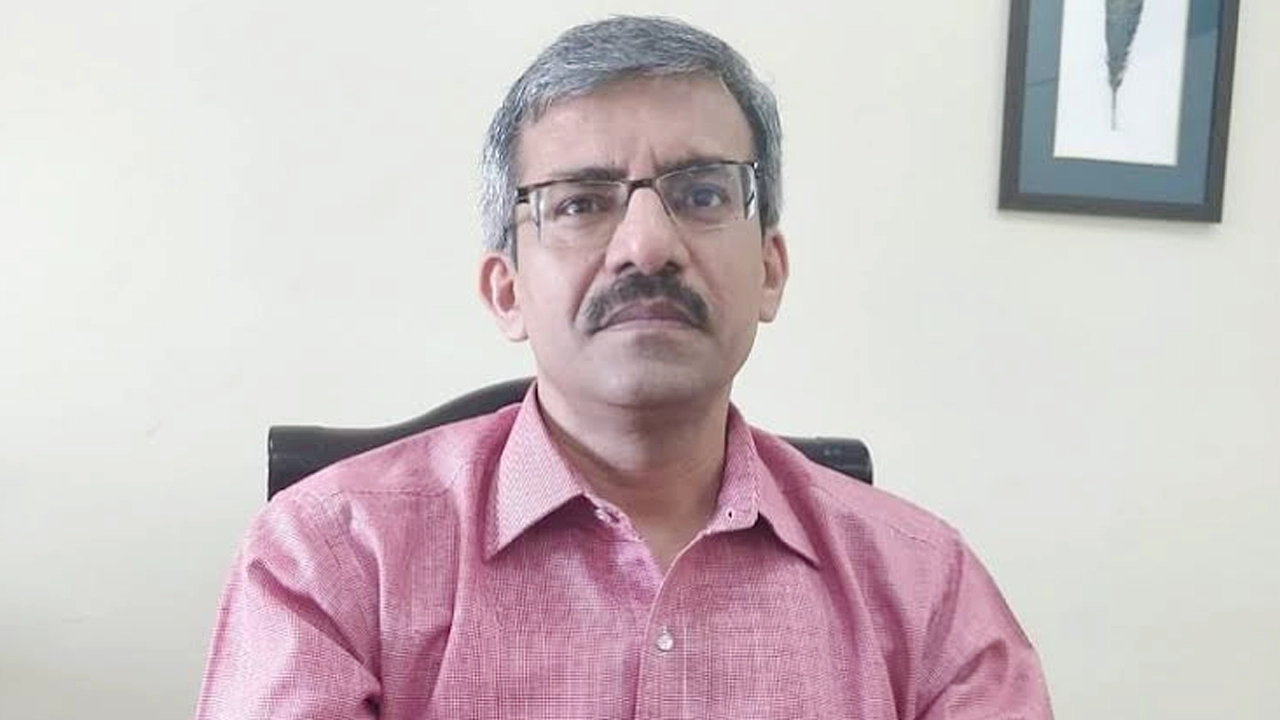 বিক্ষোভের মুখে এবার সরানো হলো ভারতের শিক্ষাসচিবকে
