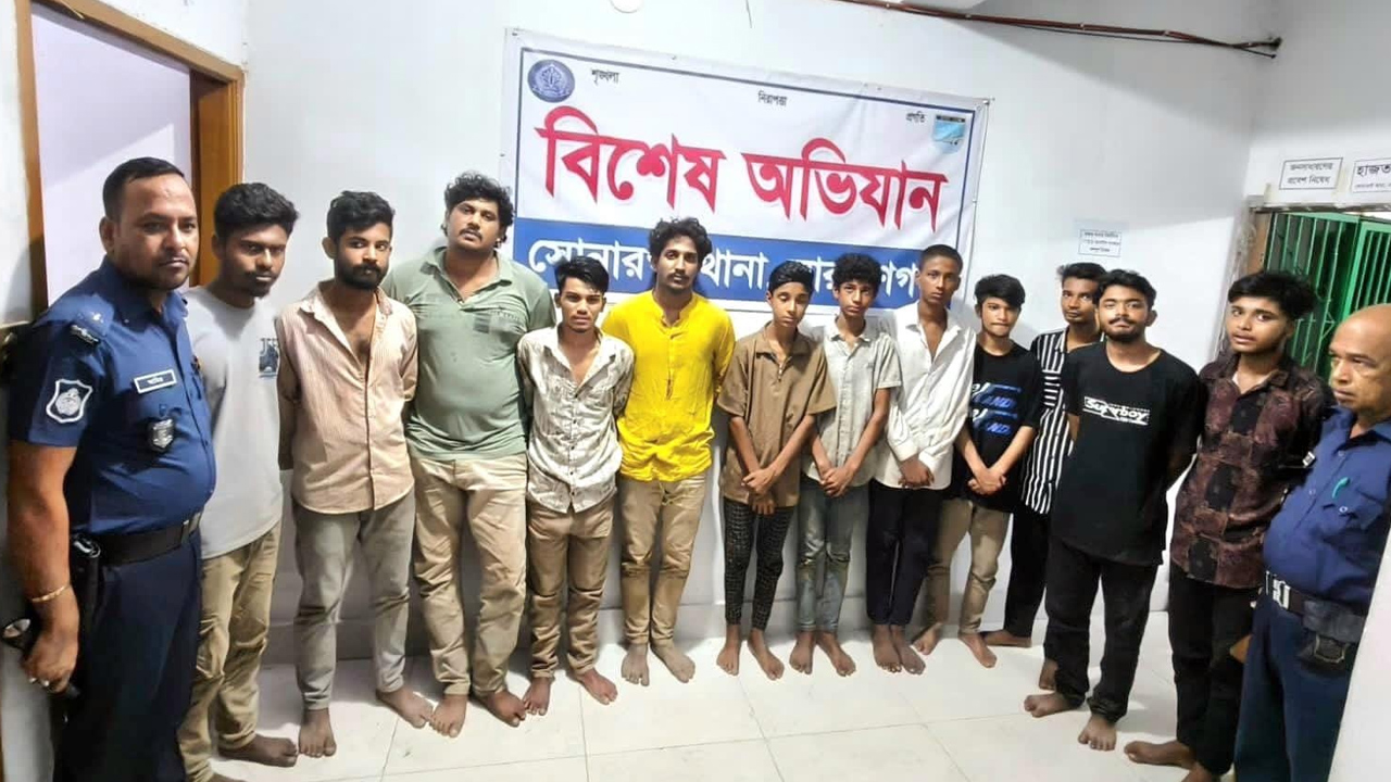 সোনারগাঁওয়ে বিশেষ অভিযান: নিষিদ্ধ ছাত্রলীগের ১২ নেতাকর্মী গ্রেপ্তার