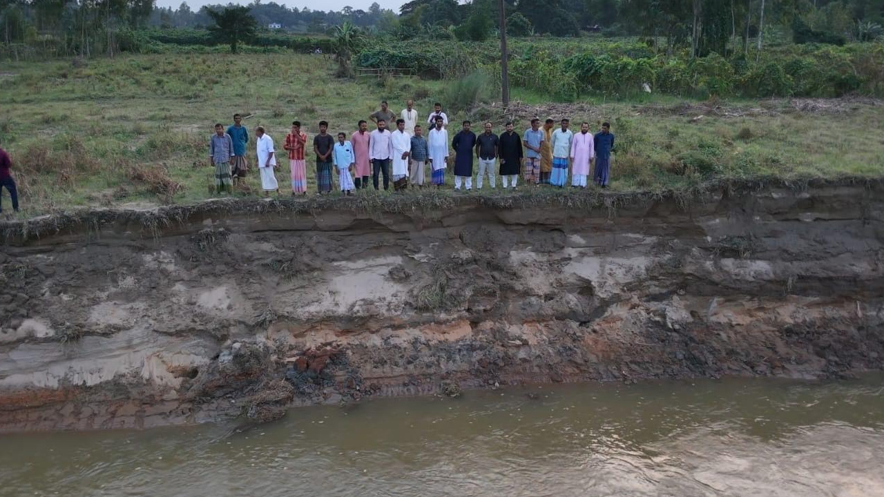 ফটিকছড়ির তিন নদীর ২৩ পয়েন্টে ভাঙন, হুমকির মুখে হাজারো বসতবাড়ি