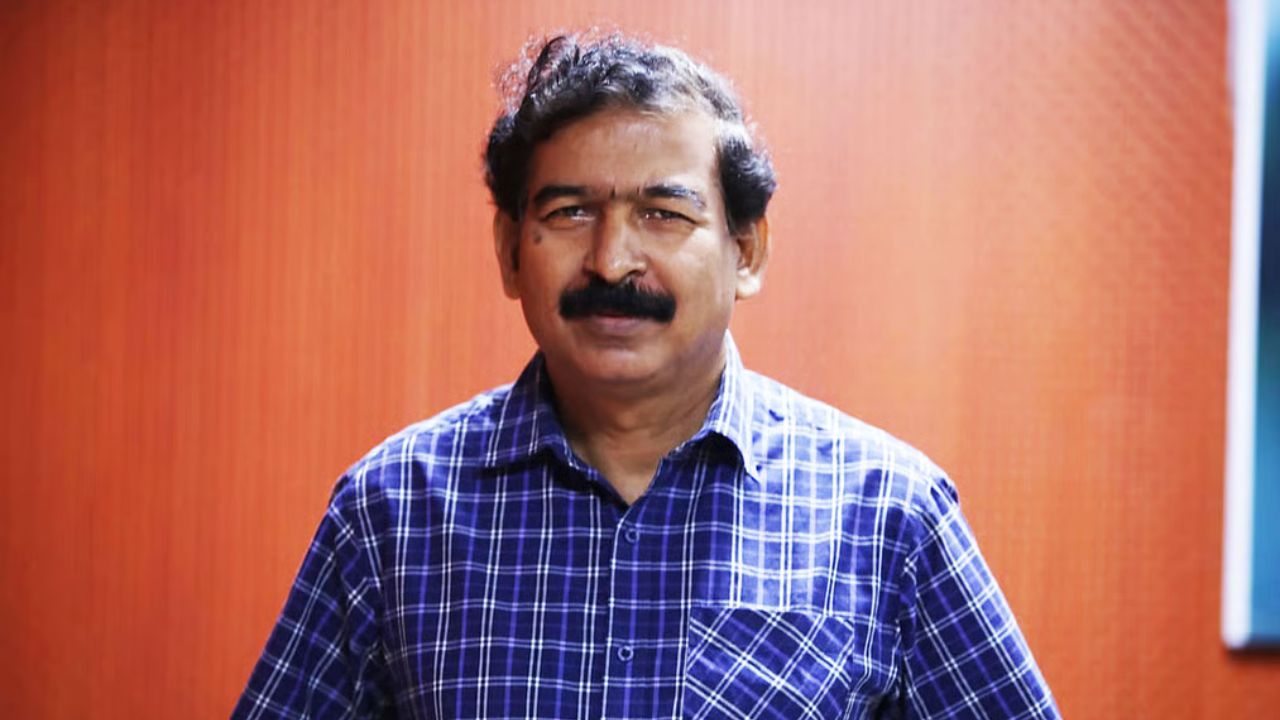 প্রধানমন্ত্রীর নিরঙ্কুশ ক্ষমতা কমিয়ে চেক অ্যান্ড ব্যালেন্স জরুরি