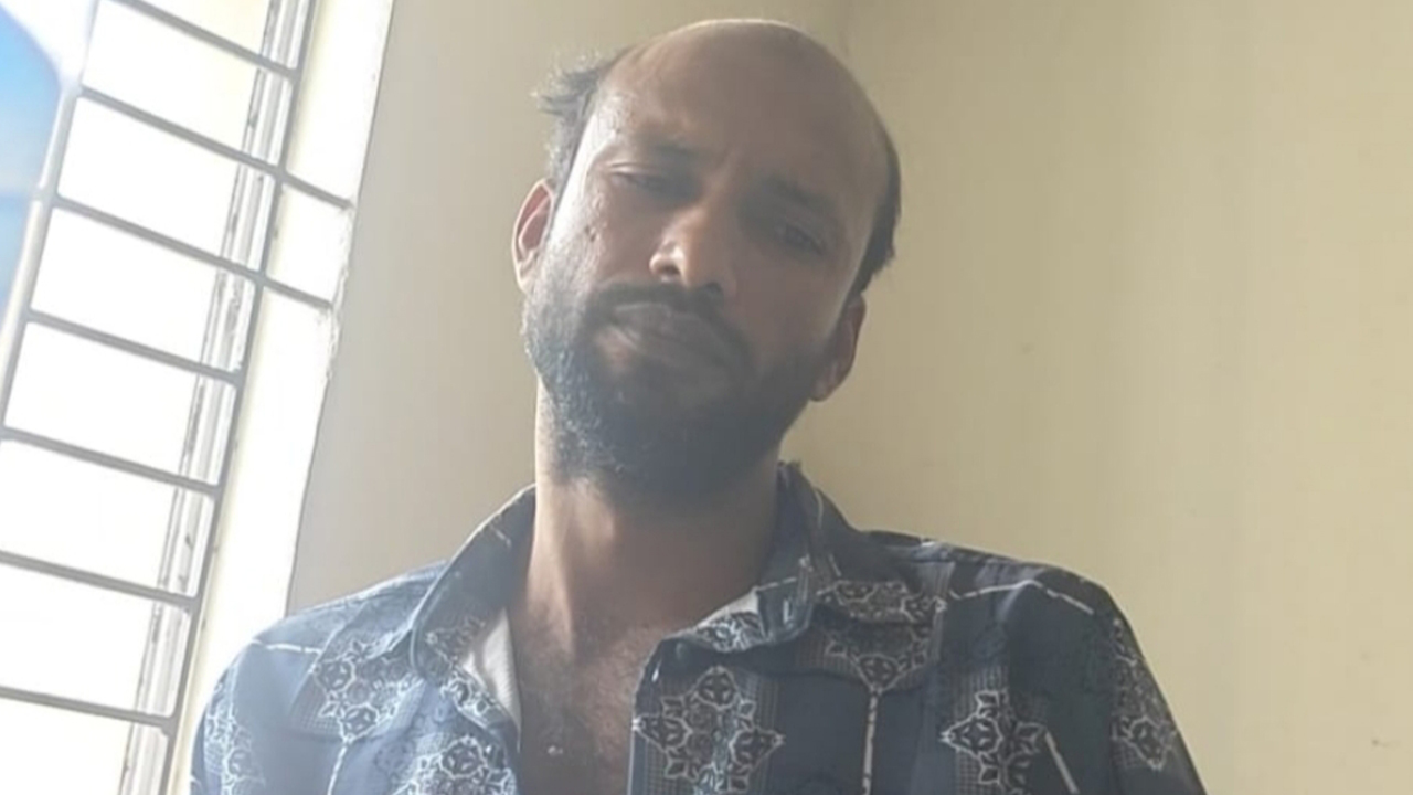 নড়াইলে স্ত্রীকে হাতুড়িপেটায় হত্যা, স্বামীর আত্মসমর্পণ
