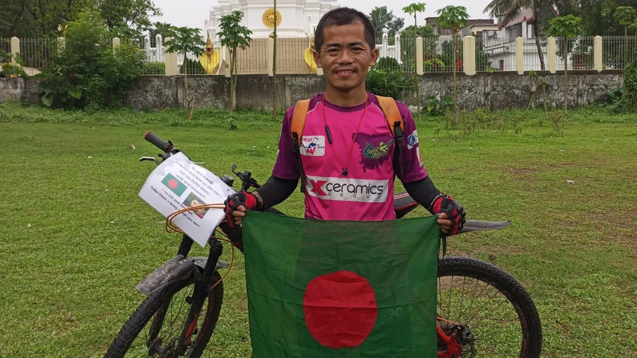 এবার কক্সবাজার থেকে বাইসাইকেল চালিয়ে নেপাল যাচ্ছেন বীর কুমার