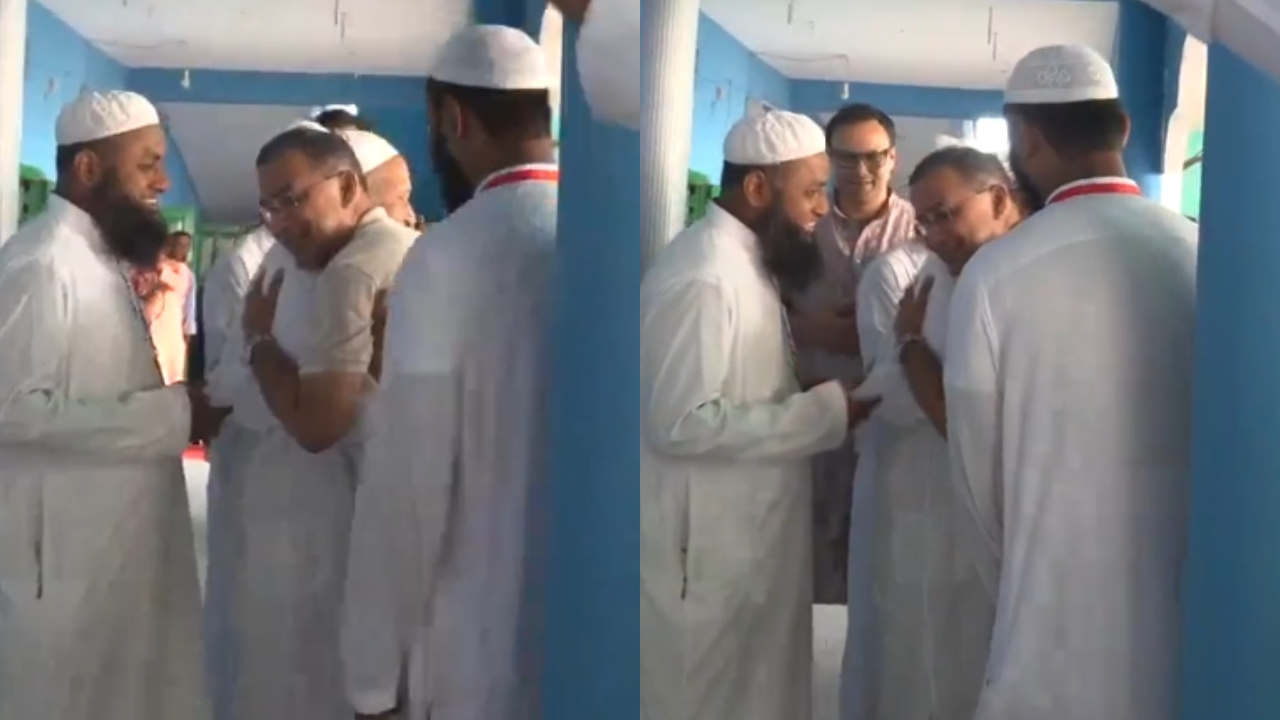 ফটিকছড়িতে হেফাজত আমিরের সঙ্গে সৌজন্য সাক্ষাৎ প্রধানমন্ত্রীর