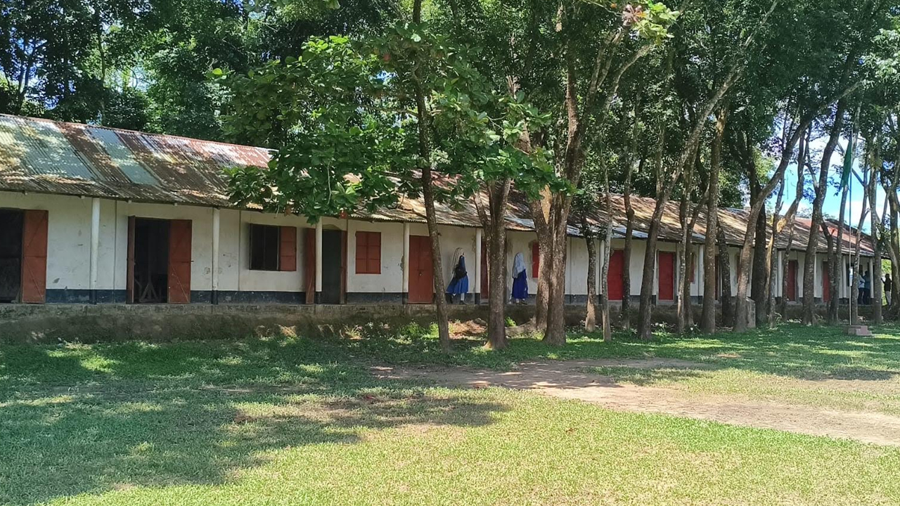 ফটিকছড়ির নারায়ণহাট বালিকা উচ্চবিদ্যালয়ে টানা দুই বছর পাসের হার