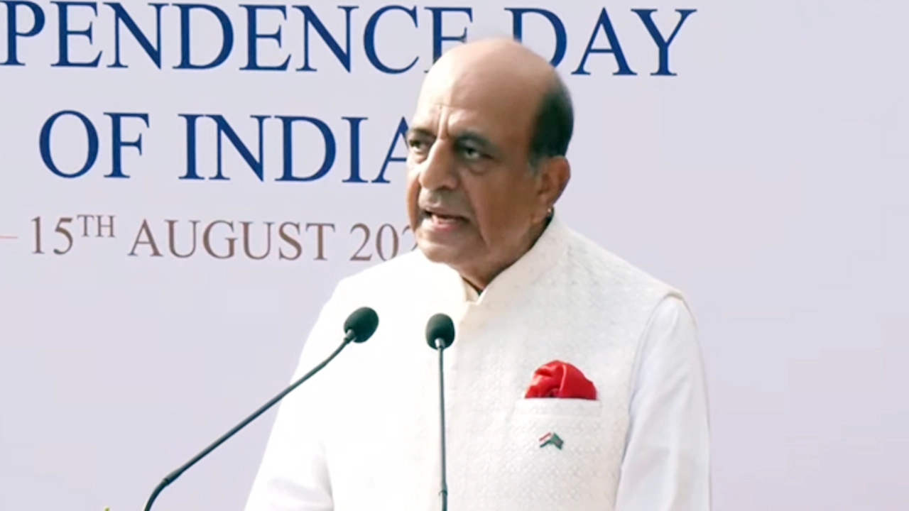 বাংলাদেশ ও ভারতের সম্পর্ক ক্রমেই সমৃদ্ধ হচ্ছে: দীনেশ ত্রিবেদী