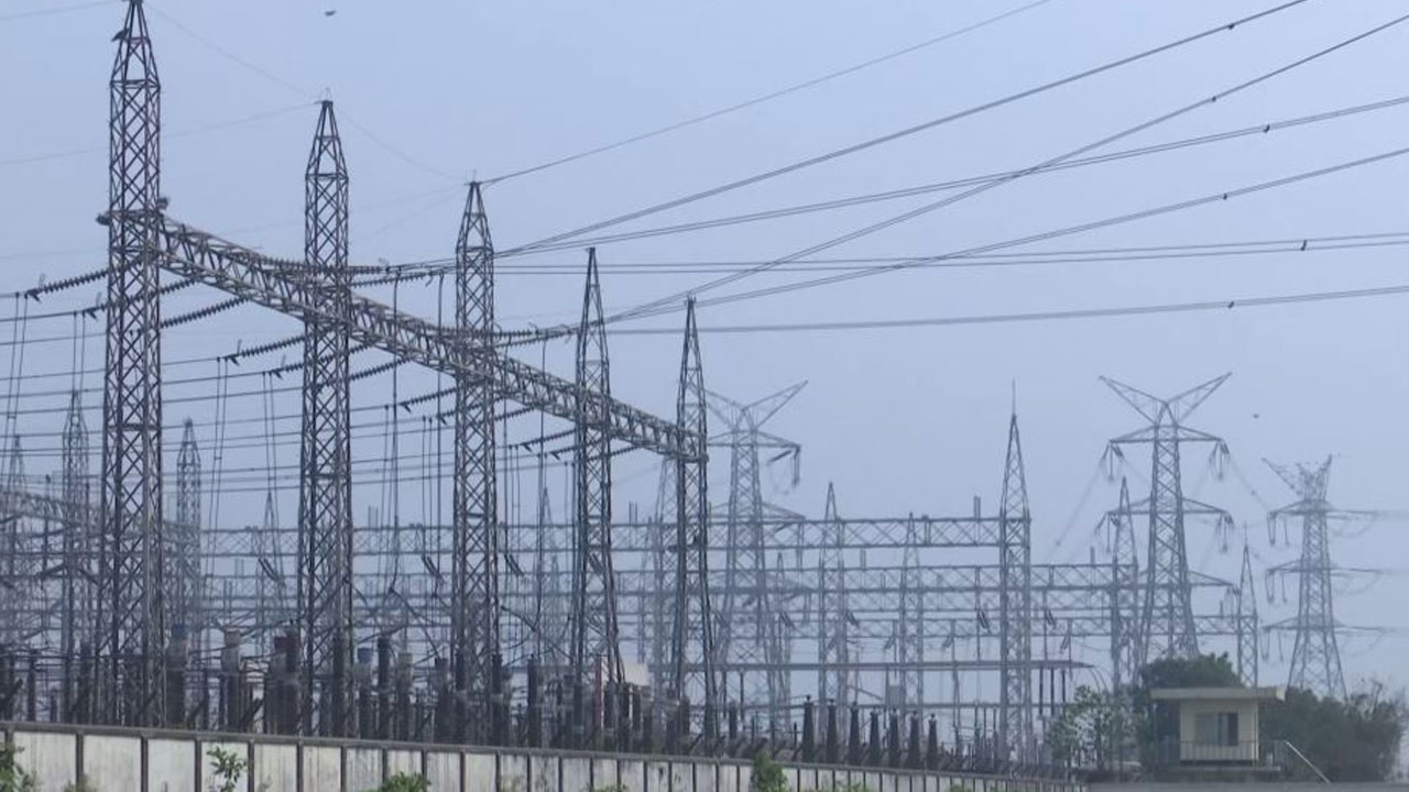 মন্ত্রীর আসনে বিদ্যুৎ সরবরাহ স্বাভাবিক, সিরাজগঞ্জের অন্য উপজেলায় চরম