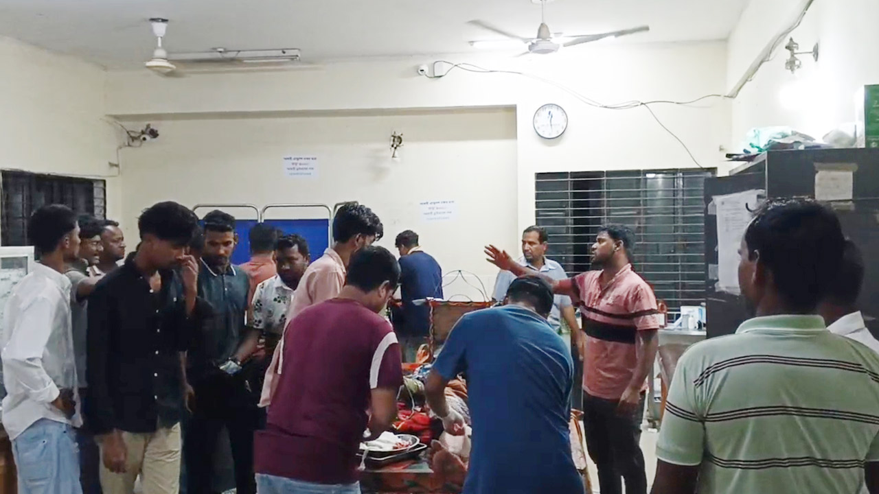 জাজিরায় পাট কাটার শ্রমিক নিয়ে বিরোধ, সংঘর্ষে নারীসহ আহত ১০