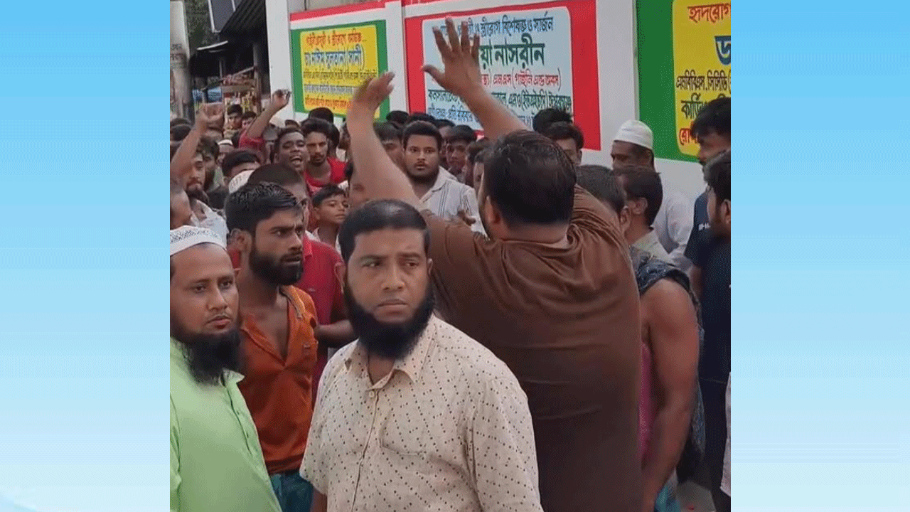 ঈশ্বরগঞ্জে বিদ্যুৎ বিভ্রাটে পিডিবি কার্যালয়ে হামলা ও ভাঙচুর, আহত