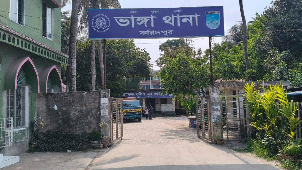 ফরিদপুরে বাসের ধাক্কায় মোটরসাইকেল আরোহী ২ যুবক নিহত