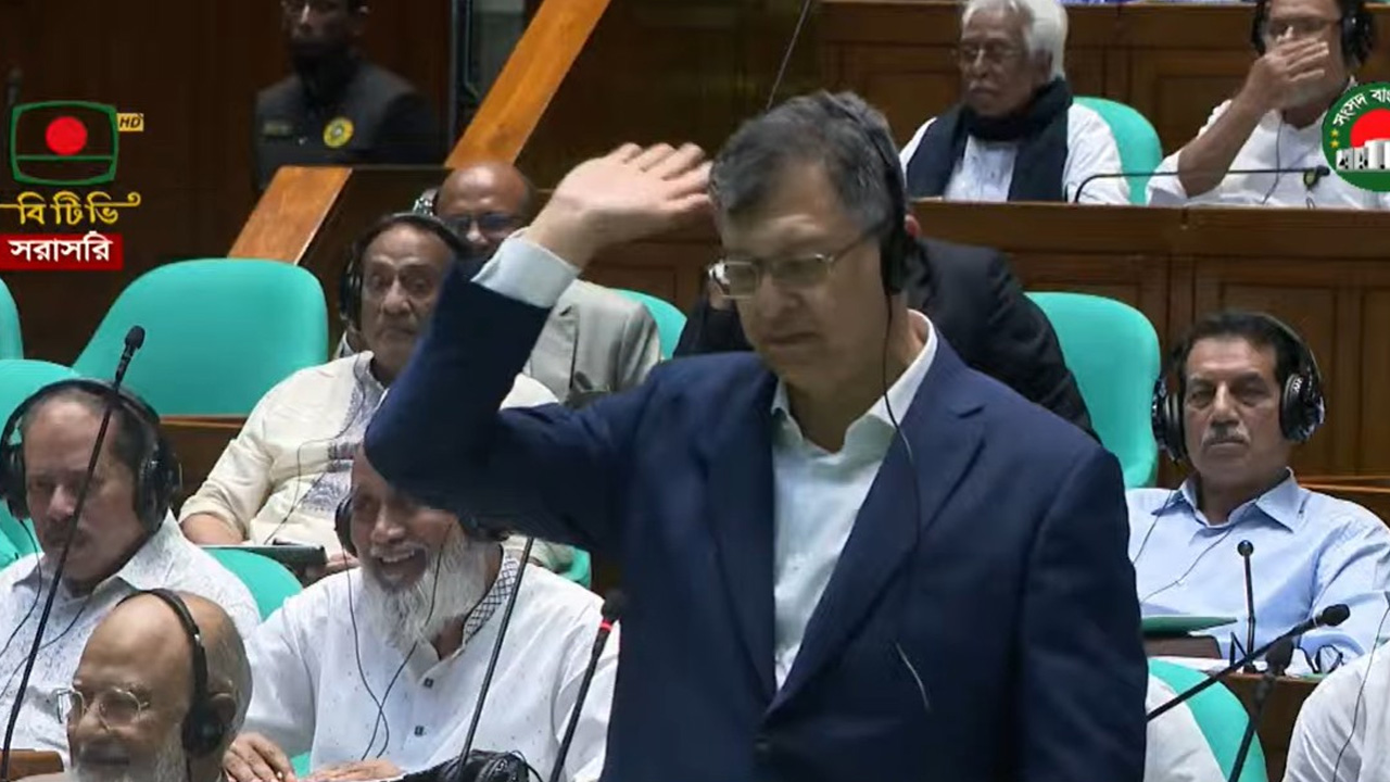 প্রশ্নের উত্তরে ‘শাহবাগ স্কয়ারের বক্তৃতা’ বলে প্রত্যাহার করলেন