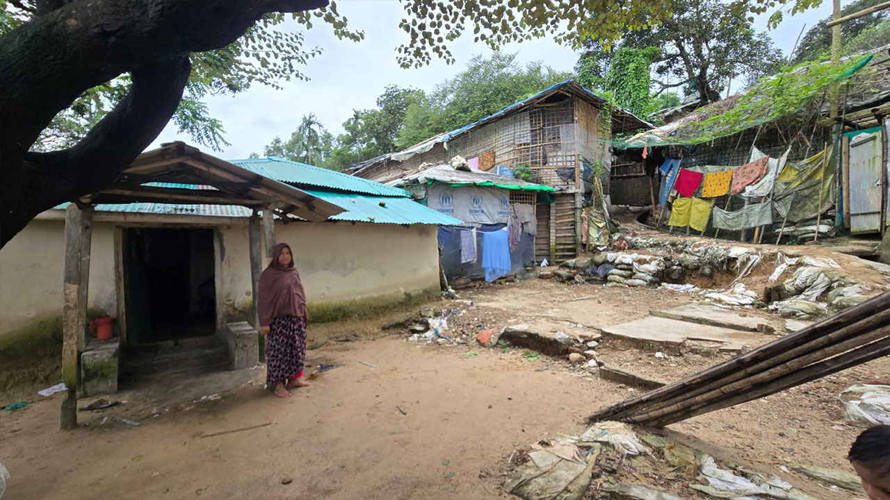 রোহিঙ্গা ক্যাম্পে গোলাগুলিতে শিশু নিহত, আহত ৬