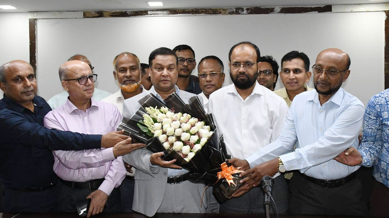 বাসস নবনিযুক্ত এমডি ও প্রধান সম্পাদককে সংবর্ধনা