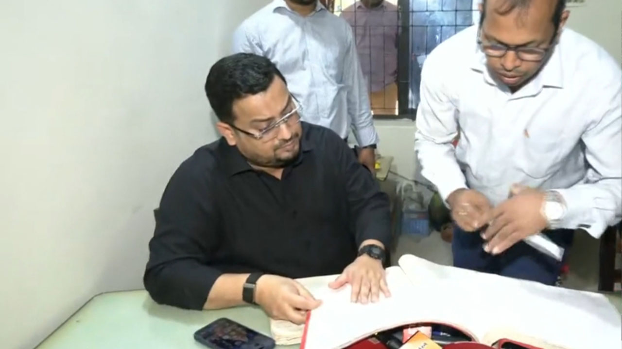 ভূমি অফিসে হাজিরা জালিয়াতি: প্রতিমন্ত্রীর শাস্তির হুঁশিয়ারি
