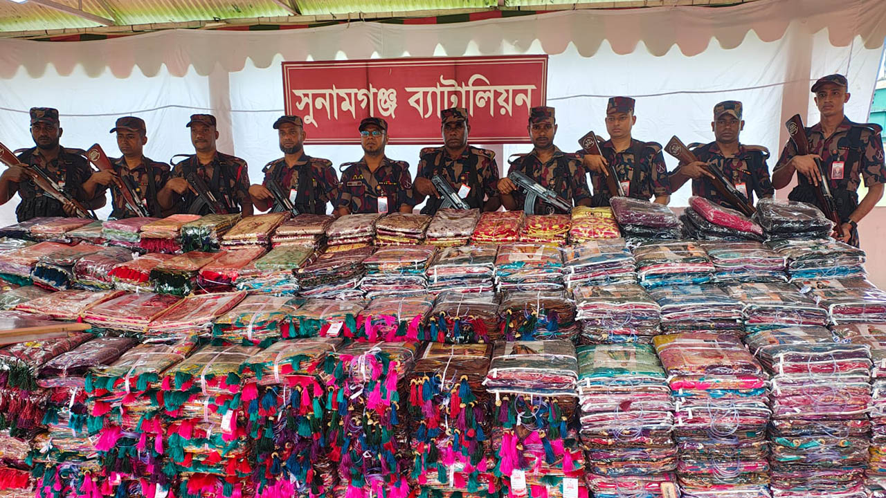 সুনামগঞ্জে সাড়ে তিন কোটি টাকার চোরাই শাড়ি জব্দ