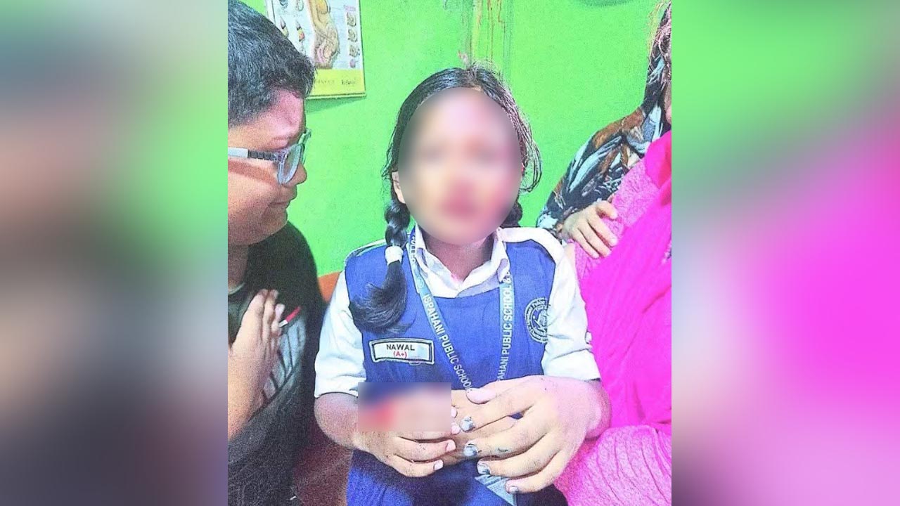 ফেসবুকে পুলিশ কর্মকর্তার ক্ষোভ/‘নিজের সন্তানের নিরাপত্তা দিতে পারি না