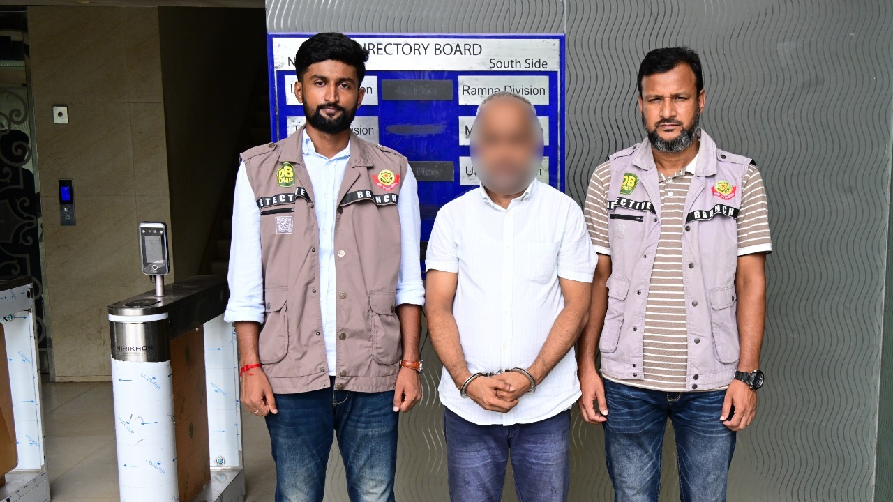 মিরপুর থেকে অস্ত্রসহ কুখ্যাত শুটার জাকির গ্রেপ্তার
