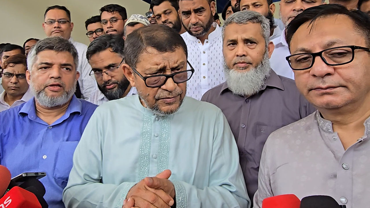 স্বাস্থ্যমন্ত্রী ঘোষণা দিলেন চিকিৎসক ও নার্স নিয়োগের