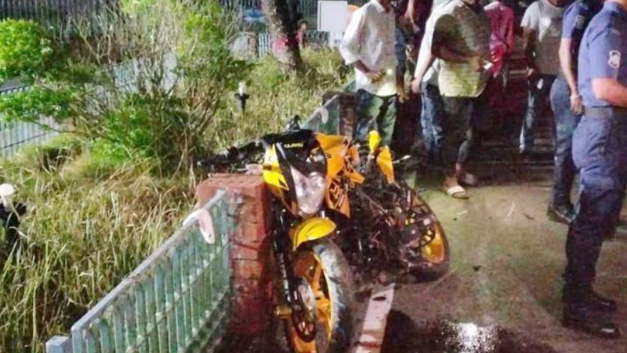 টুঙ্গিপাড়ায় মোটরসাইকেল দুর্ঘটনায় এক স্কুলছাত্র নিহত