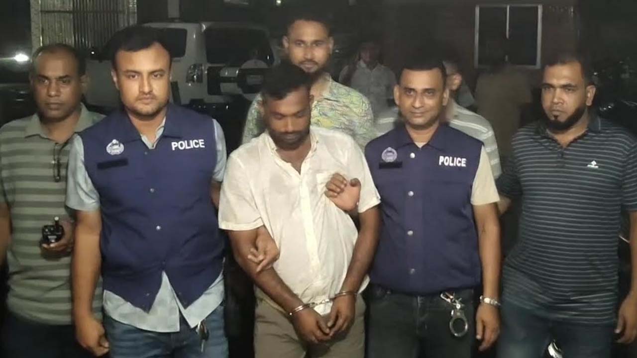 পিরোজপুরে পিস্তল ও মাদকসহ যুবক আটক