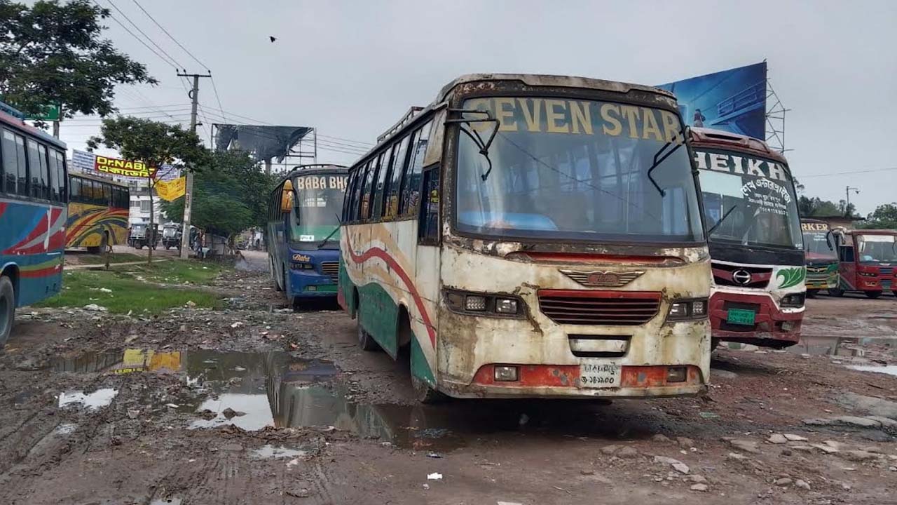 সংস্কারের অভাবে বেহাল সৈয়দপুর কেন্দ্রীয় বাস টার্মিনাল