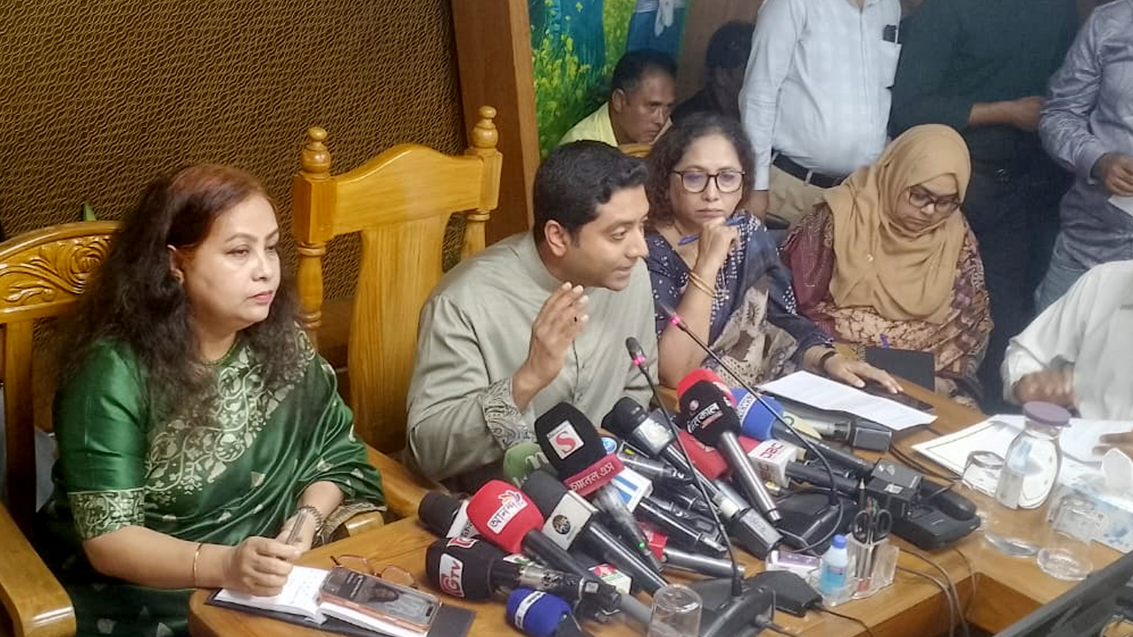সরকারি প্রাথমিক শিক্ষক বদলি অনির্দিষ্টকালের জন্য স্থগিত