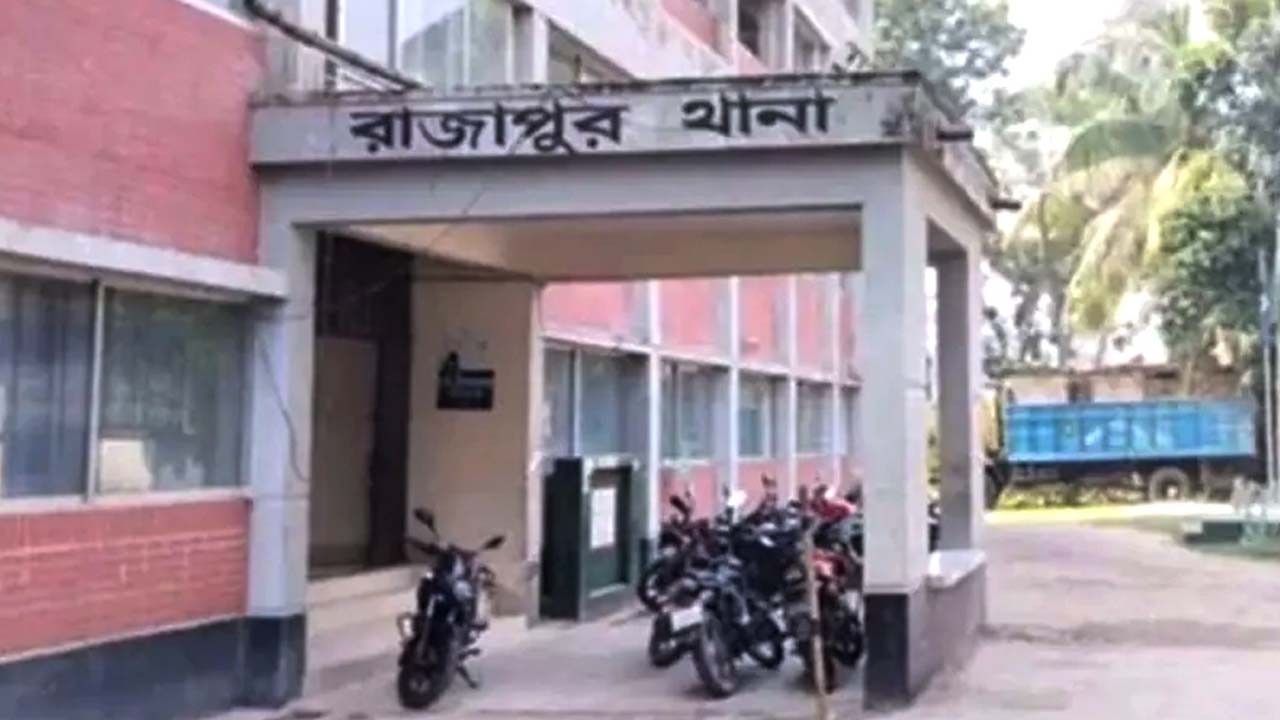 ঝালকাঠির রাজাপুরে বিদ্যুৎস্পৃষ্টে যুবক নিহত