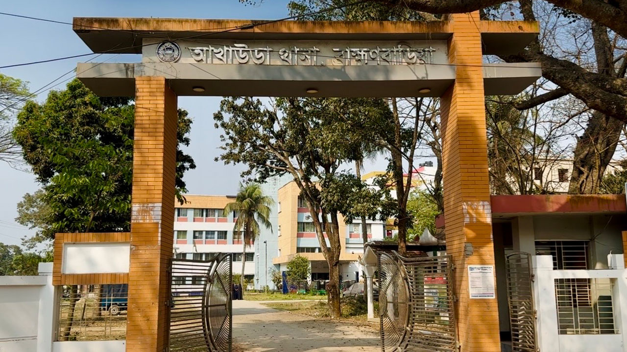 ব্রাহ্মণবাড়িয়ায় পুলিশের তল্লাশিচৌকি থেকে পালালেন চিহ্নিত মাদক কারবারি