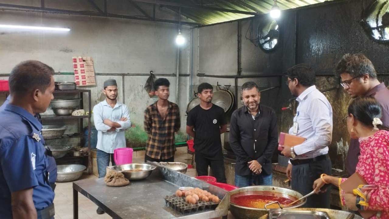 গজারিয়ায় দুই প্রতিষ্ঠানকে জরিমানা করল ভোক্তা অধিদপ্তর
