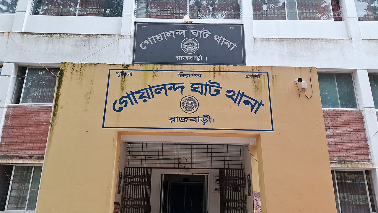 দৌলতদিয়ায় মারধরে আহত যৌনকর্মীর মৃত্যু, পুলিশ গ্রেপ্তার করল আসামিকে