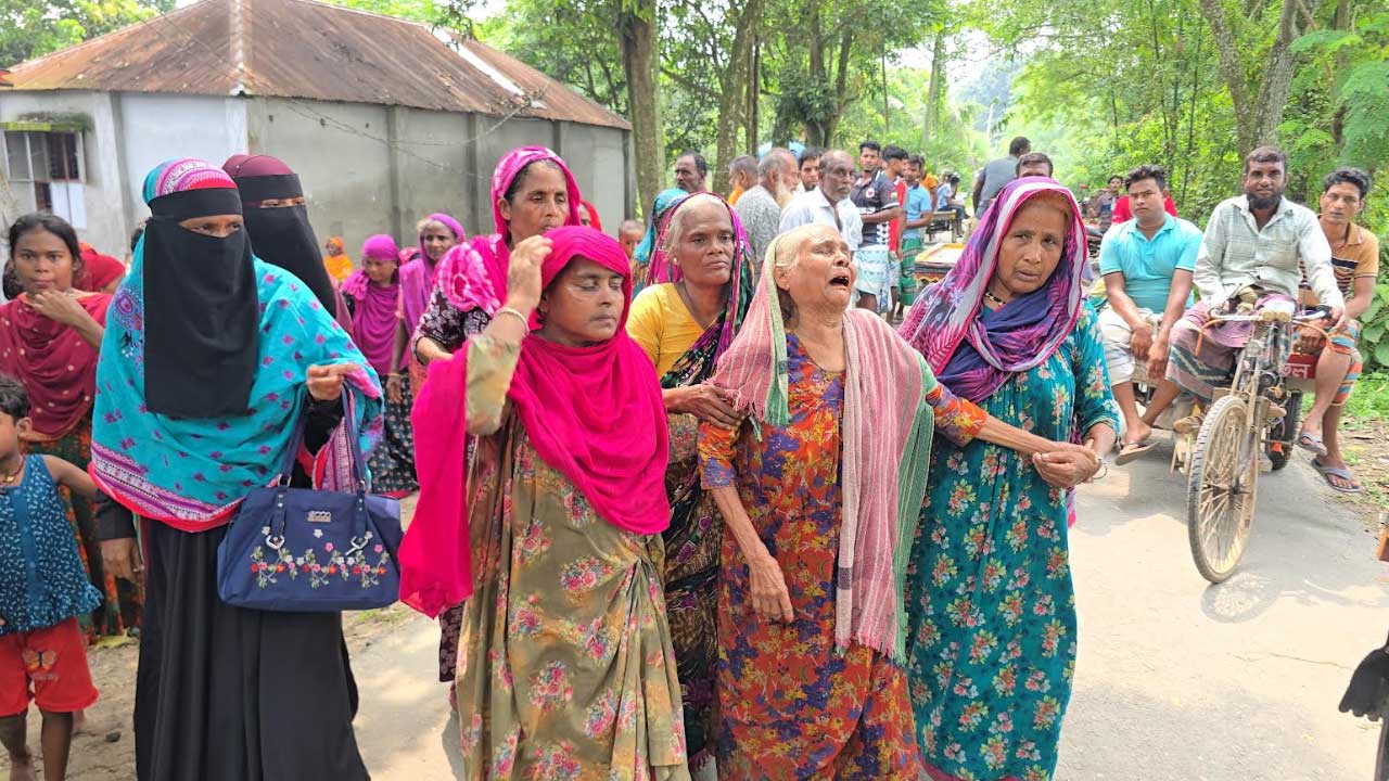 পেঁয়াজ ব্যবসায়ীর গলাকাটা মরদেহ সাঁথিয়ার পুকুরে ভেসে উঠল