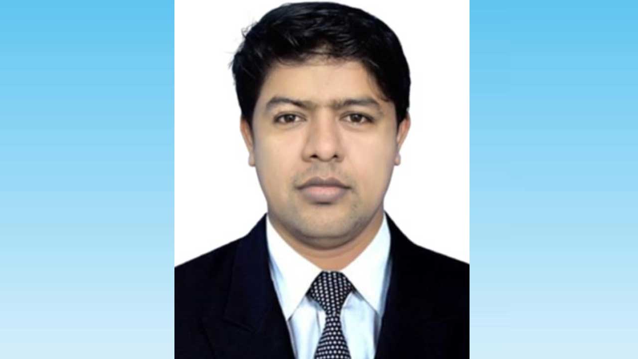 লক্ষ্মীপুরে সাংবাদিক জাহাঙ্গীর আলমকে লক্ষ্য করে গুলি ছুড়েছে দুর্বৃত্তরা
