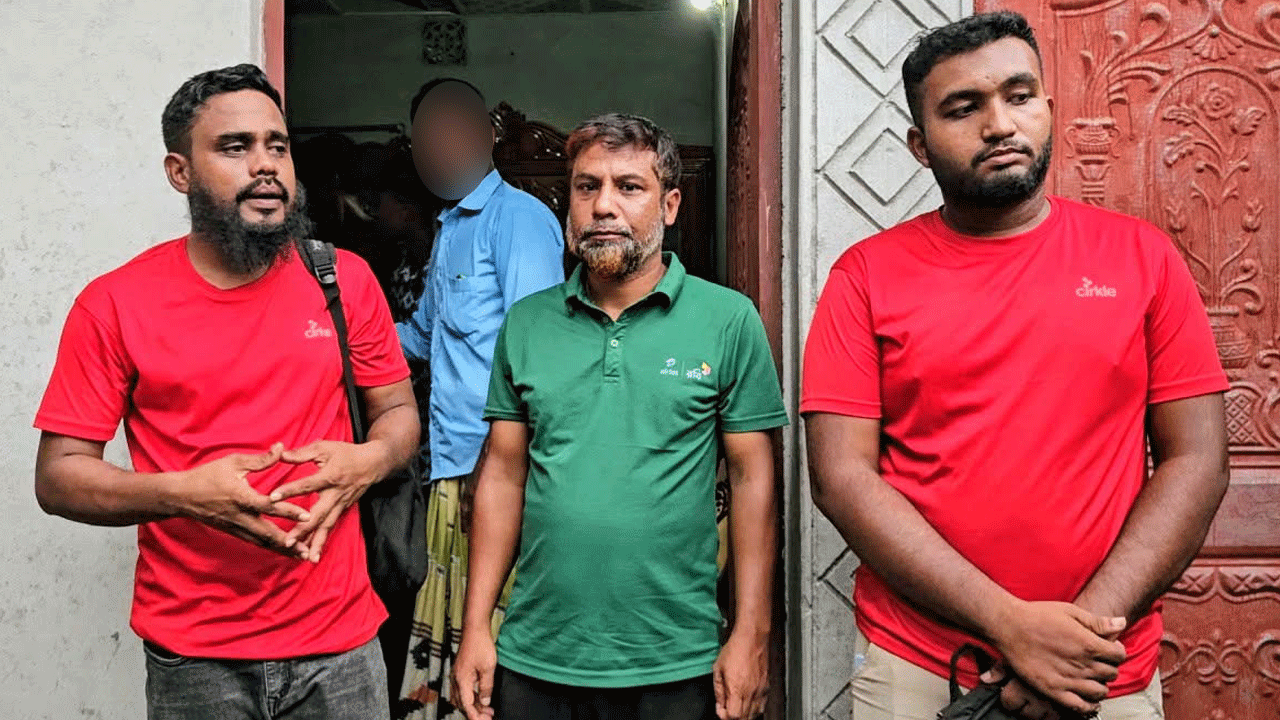 ১০ টাকায় সিমের আড়ালে নগদ অ্যাকাউন্ট জালিয়াতি, ৩ প্রমোটার আটক