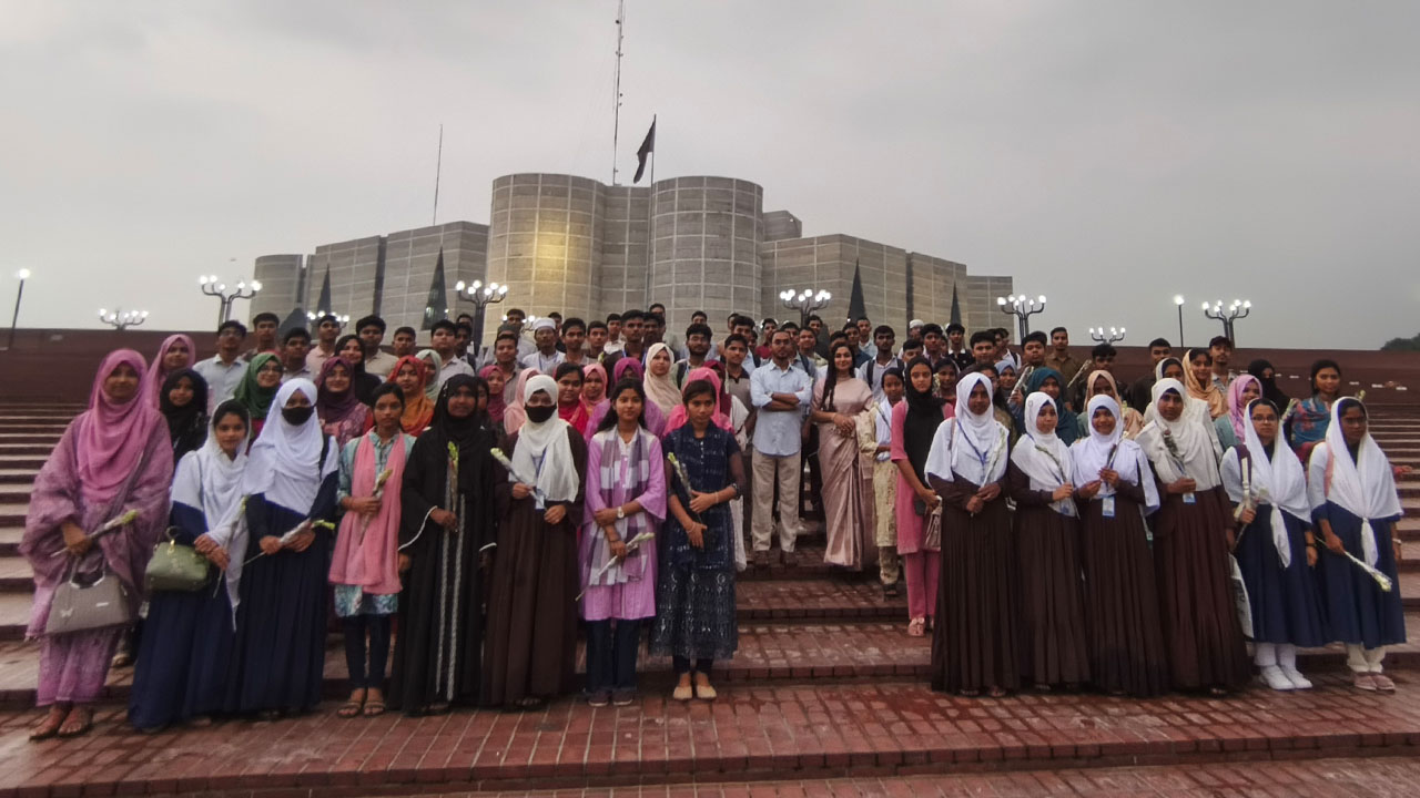 হাতিয়ার ১২০ শিক্ষার্থী ও শিক্ষক সংসদে অধিবেশন প্রত্যক্ষ করলেন