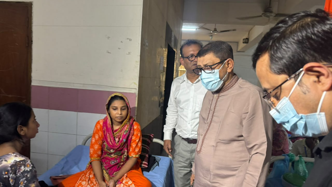 মুগদায় টেস্টের সুবিধা থাকা সত্ত্বেও বাইরে করানো রোগীদের, ক্ষোভ স্বাস্থ্যমন্ত্রীর
