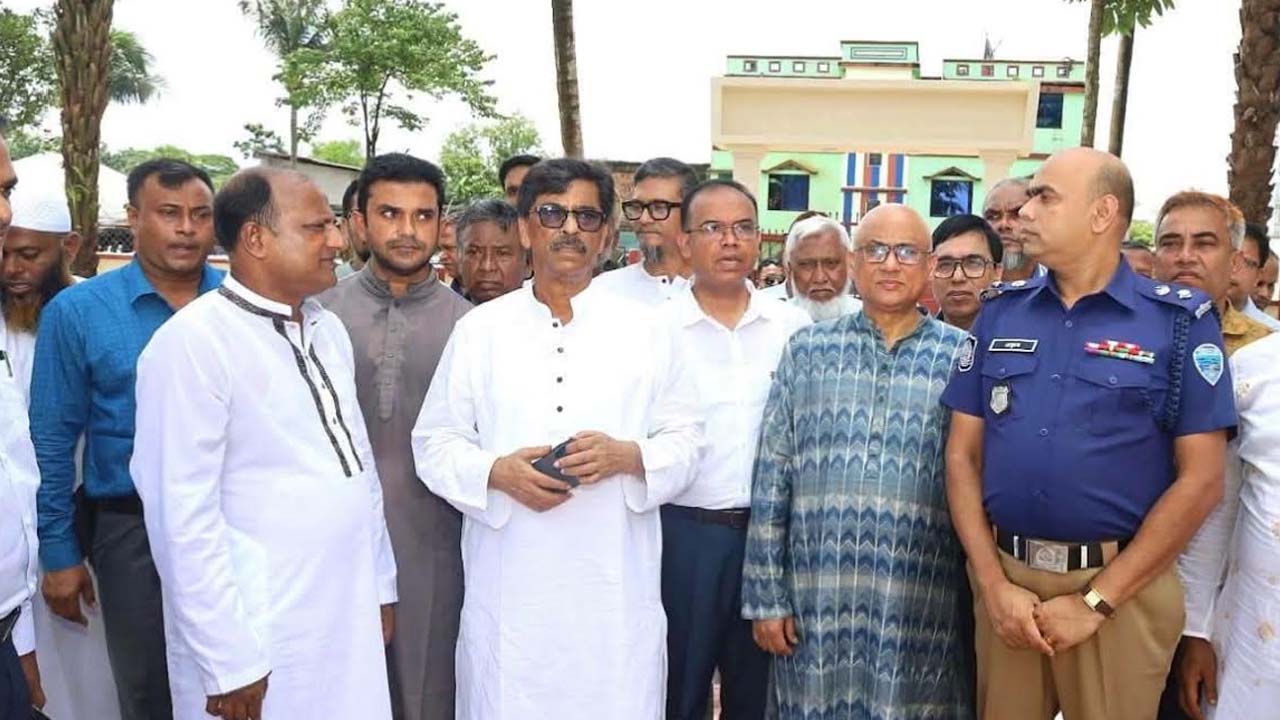 সার সংকট নেই, দুষ্ট লোকের কারণে সমস্যা: কৃষিমন্ত্রী