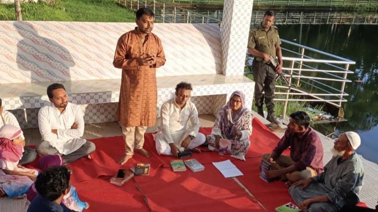 মঠবাড়িয়ায় পাঠচক্র 'পাঠ চত্ত্বর'-এর যাত্রা শুরু