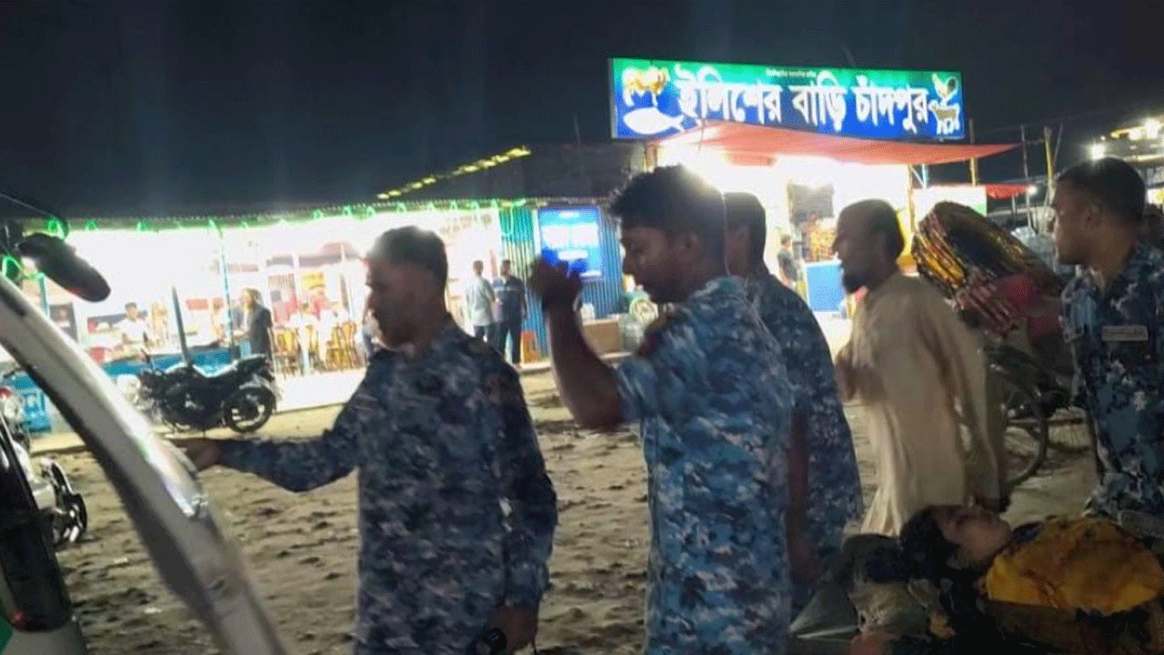 লঞ্চে অসুস্থ নারীর প্রাণ বাঁচালো কোস্টগার্ড