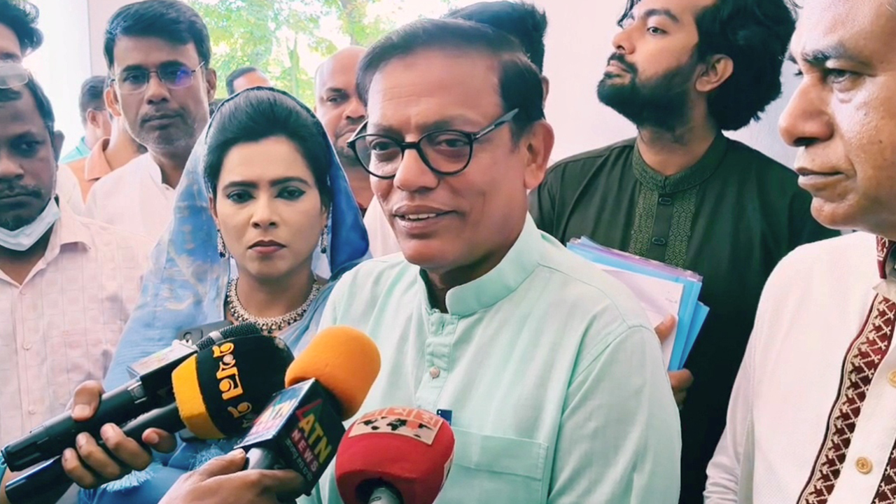 কথা বলার সময় লক্ষ্য রাখতে হবে কেউ যেন আঘাত না